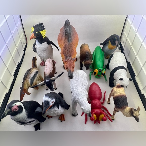 EUC 13 large heavy weight mixed animal collection. - Picture 3 of 3